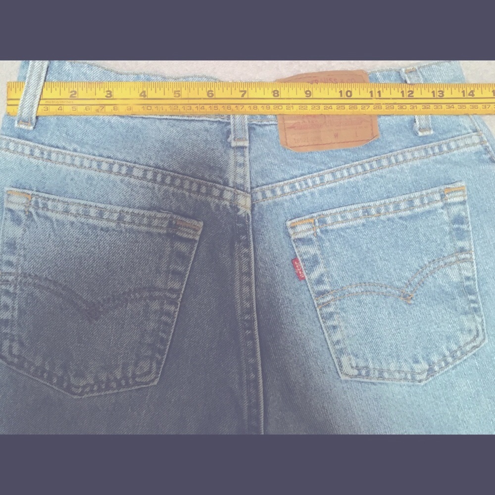 Vintage distressed style LEVIS cutoff shorts - Picture 13 of 16